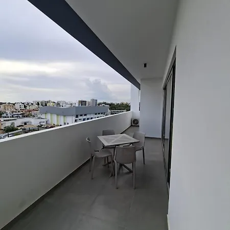 Апартаменты Luxury 1br With View Ларнака