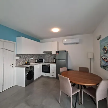 Apartament Luxury 1br With View Larnaca